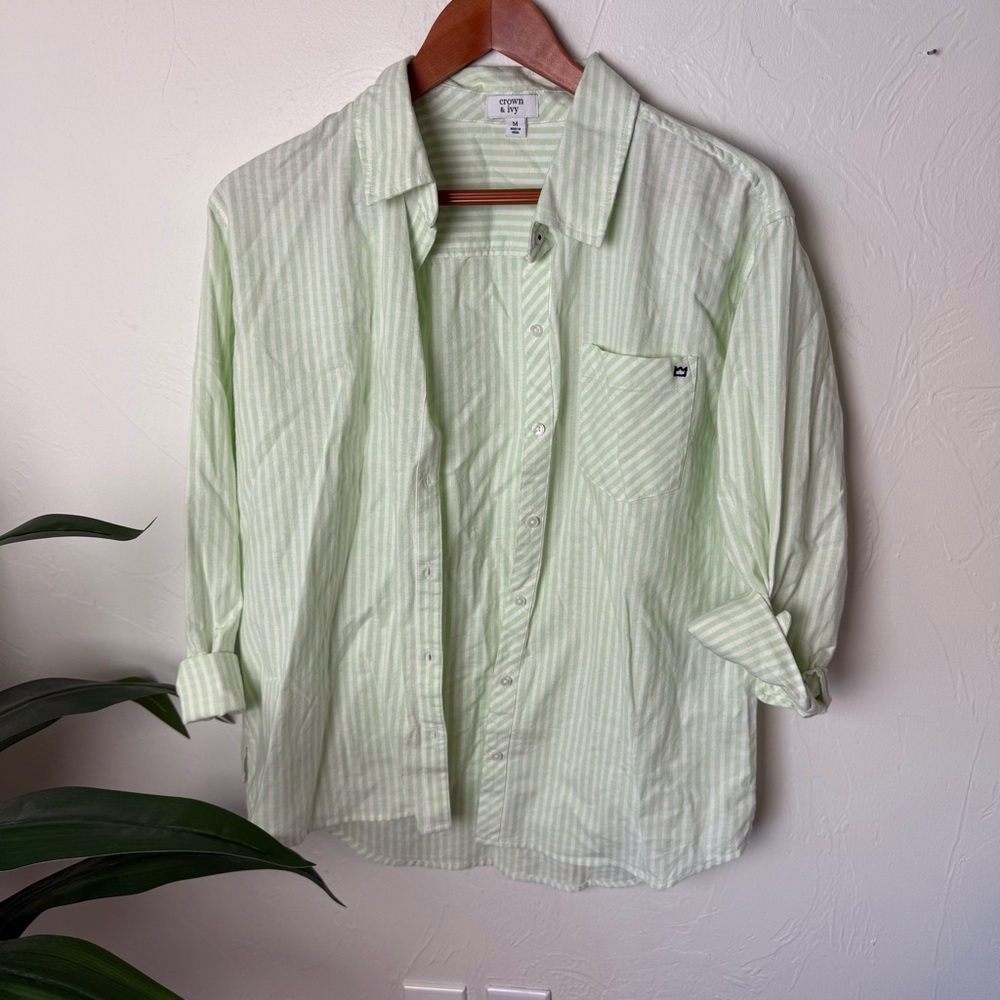 Crown & Ivy Green & White Striped Button-Down Shirt | Size M